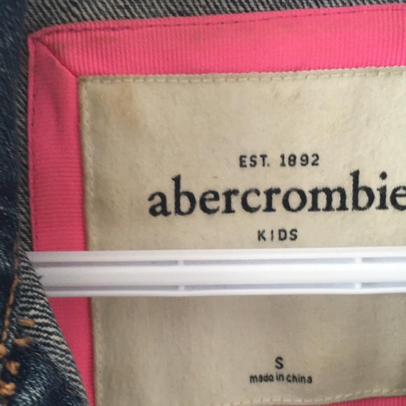 EUC Abercrombie Kids Denim Jacket 💙⚪️ - Picture 12 of 13